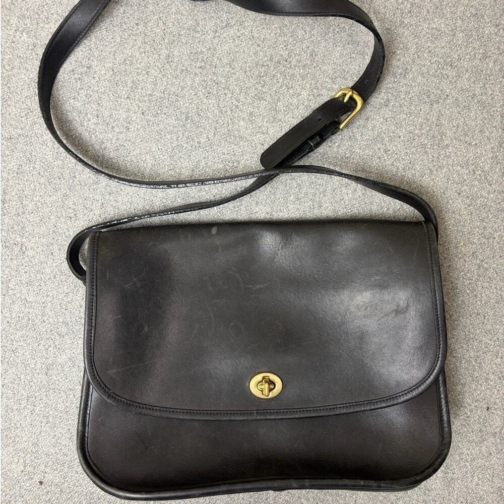 Vintage Coach Black Leather Classic City Crossbody Bag 9790